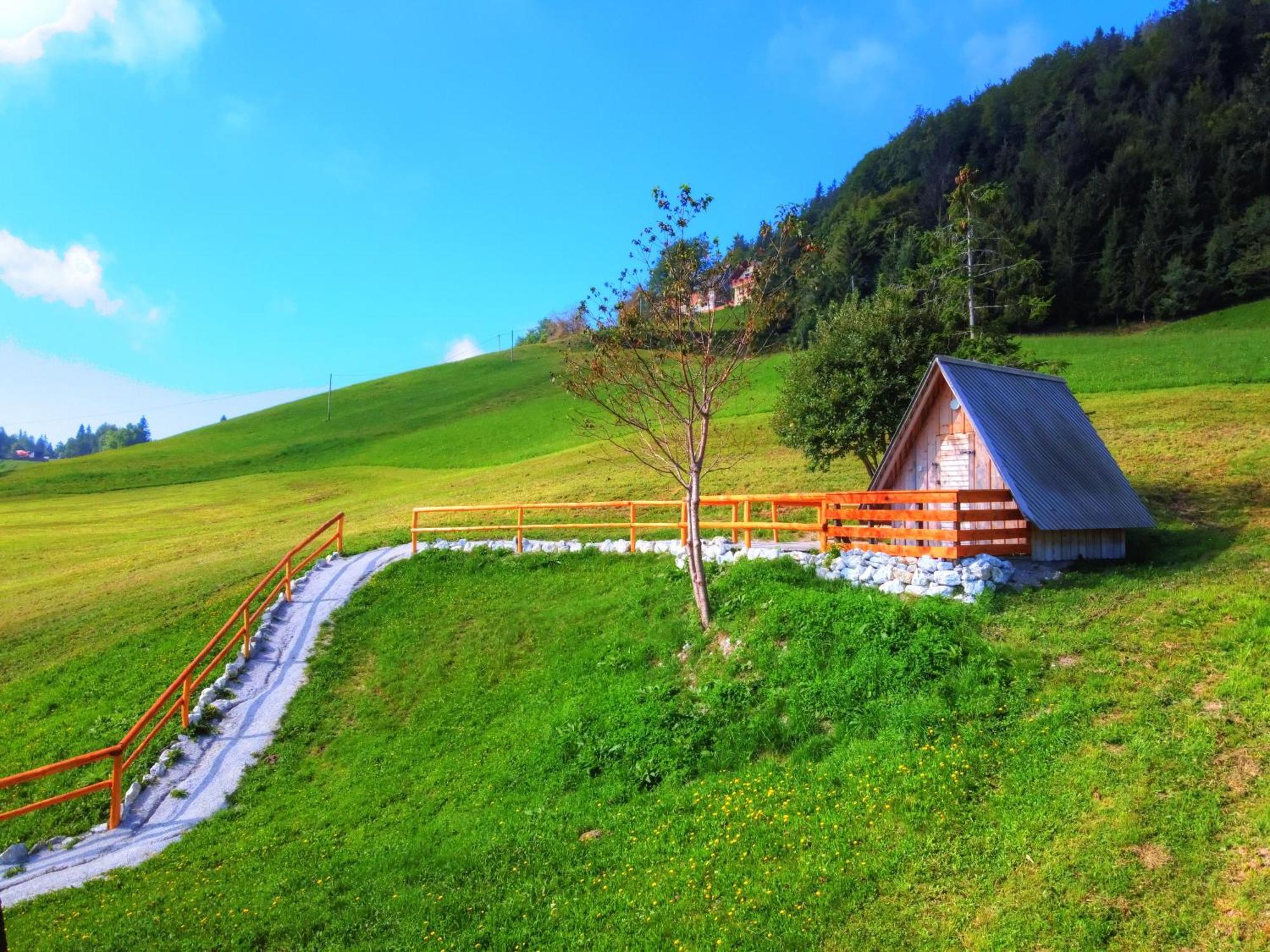 Zelezniki Glamping Vrhovc酒店 外观 照片